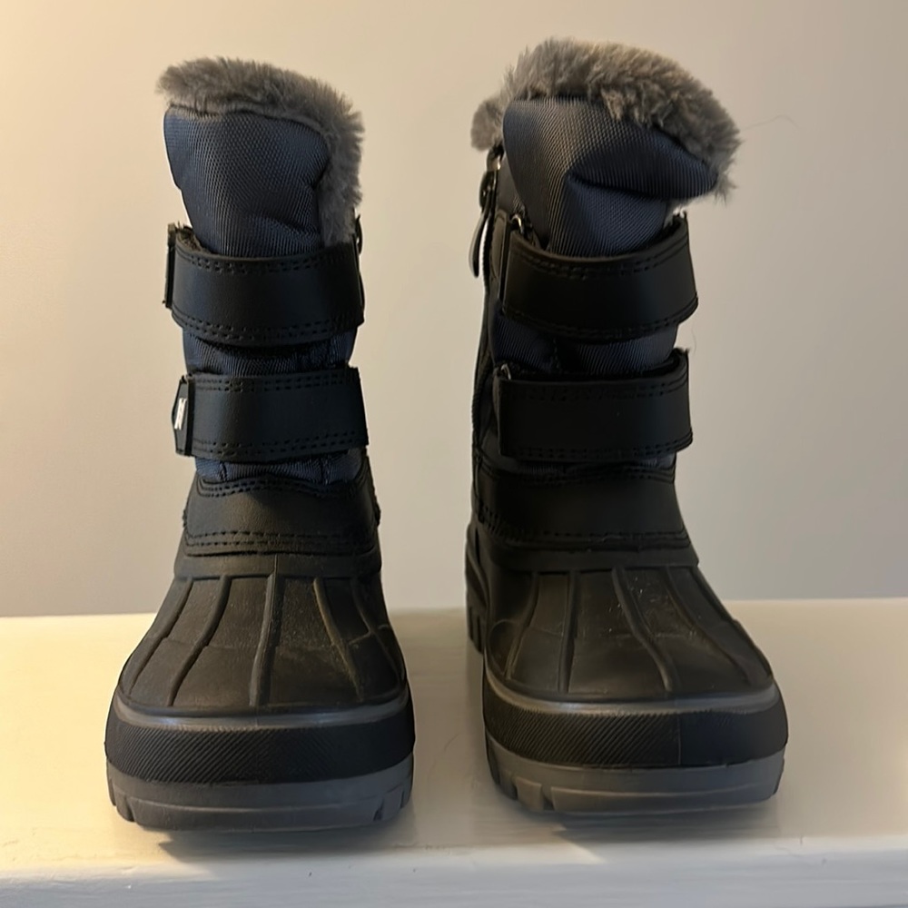 Child’s snow boots